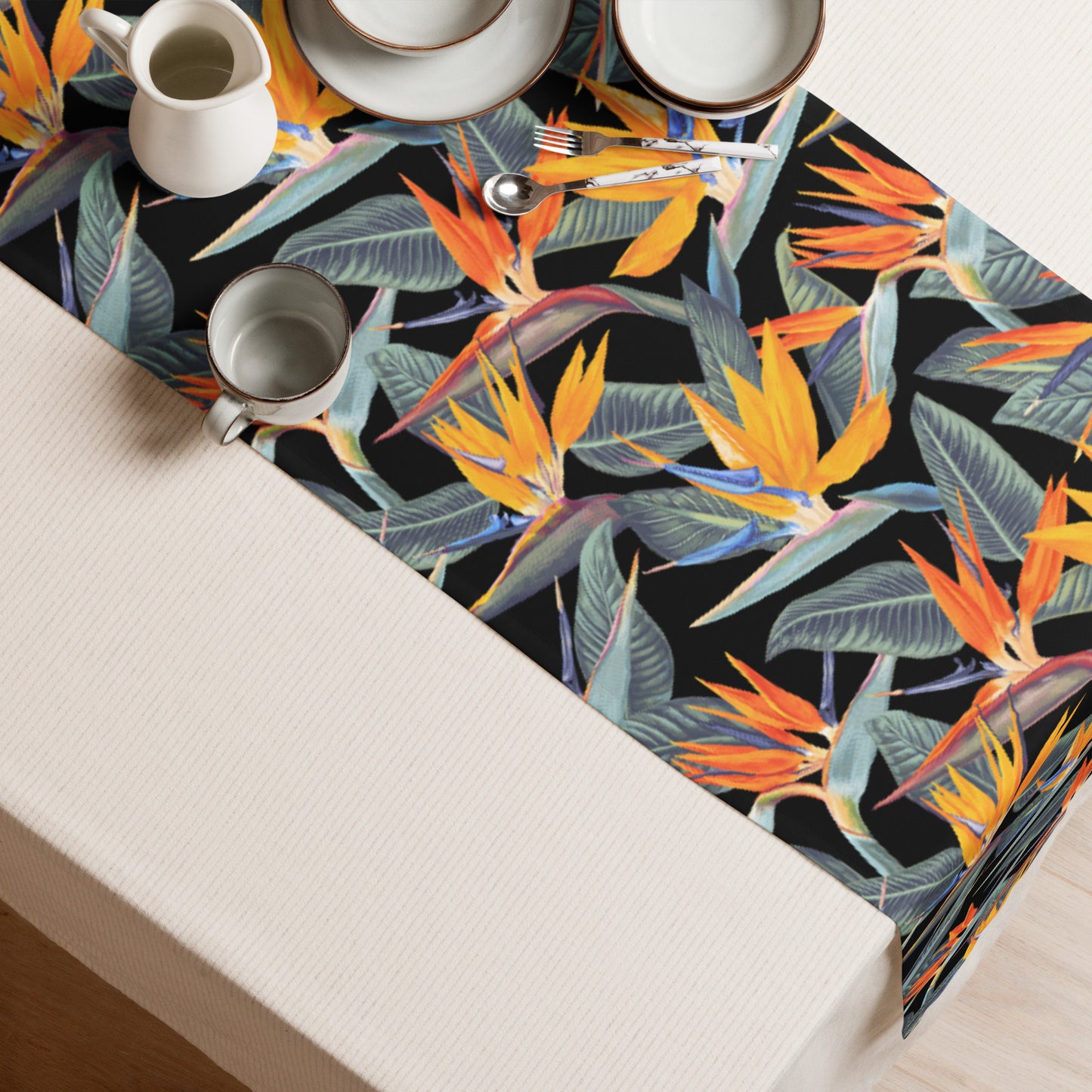 Strelitzia Table runner - Black